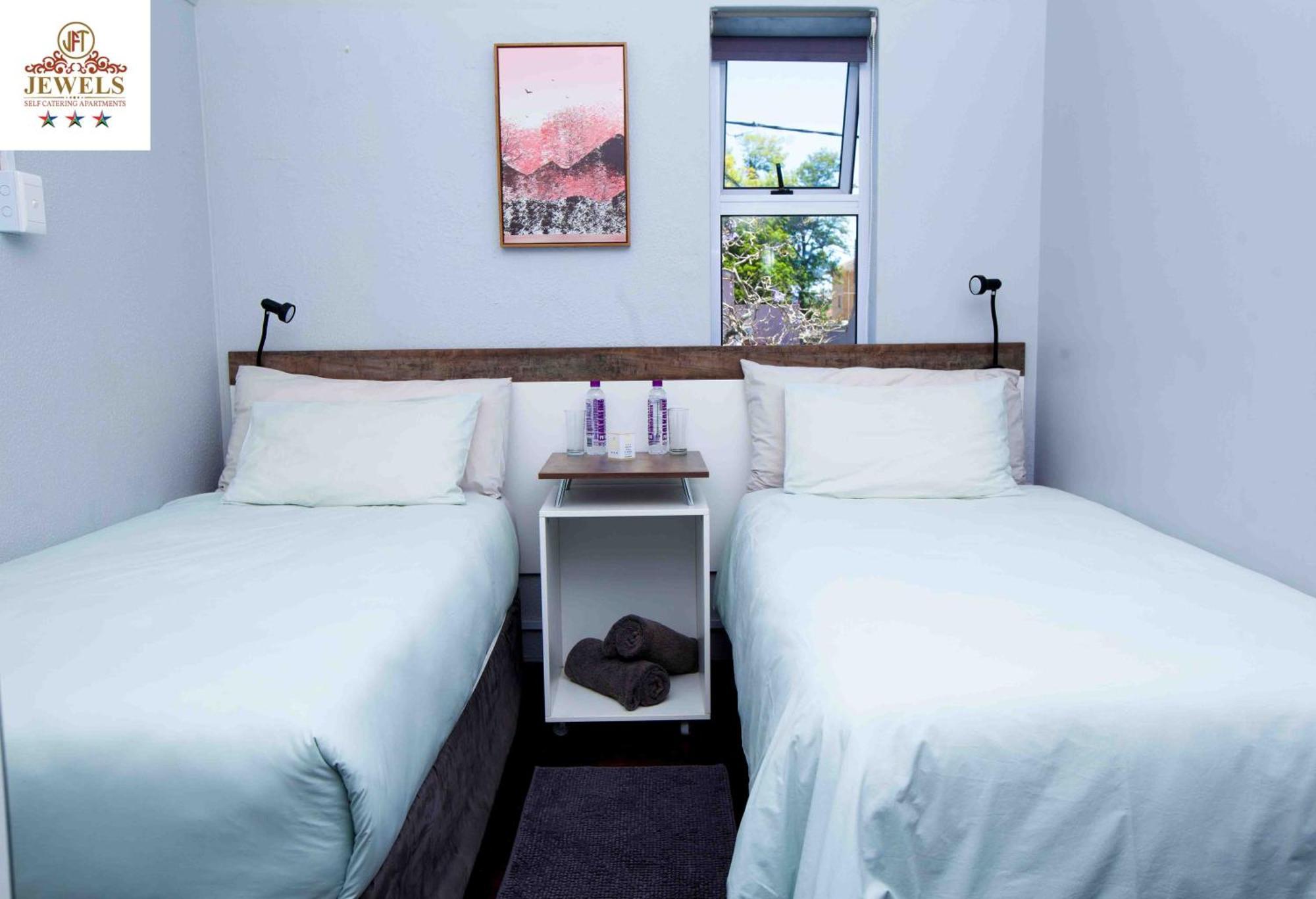 Jft Self Catering Units Bed & Breakfast East London Exterior photo